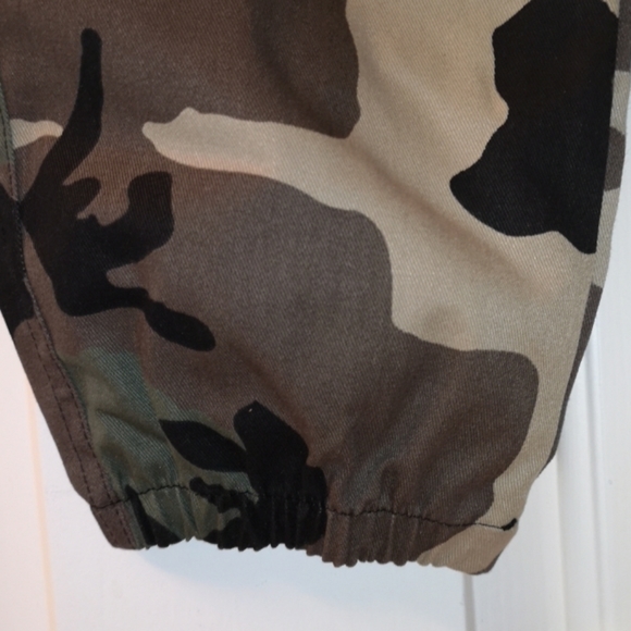 CAMO Pants NWT - Picture 4 of 9